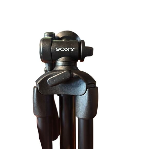 Sony Camera Tripod VCT-R100 with 3-Way Pan-Tilt for Phone, Camera, Camcorder - Picture 5 of 9